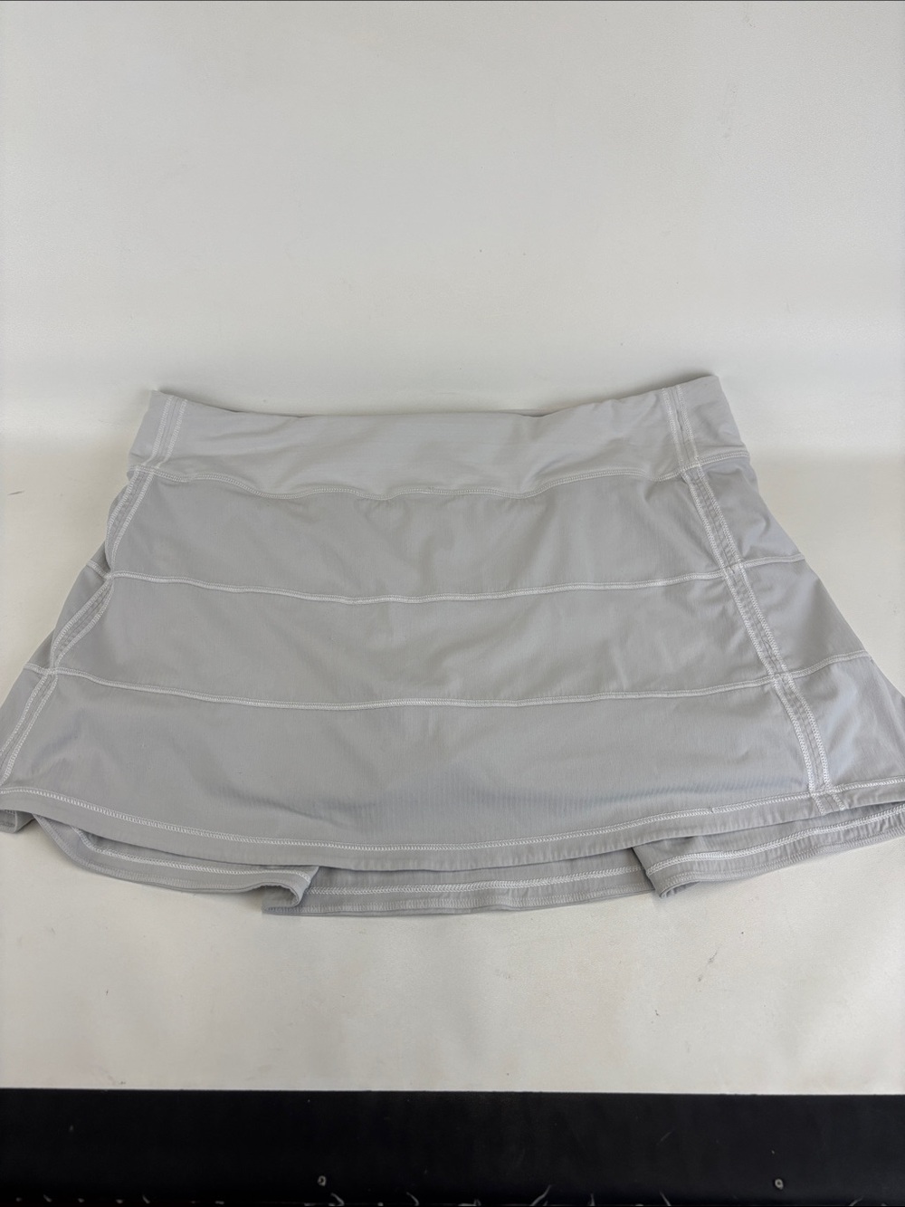 LULULEMON Pace Rival Skirt Women White Pleated Athletic Skort Size 10